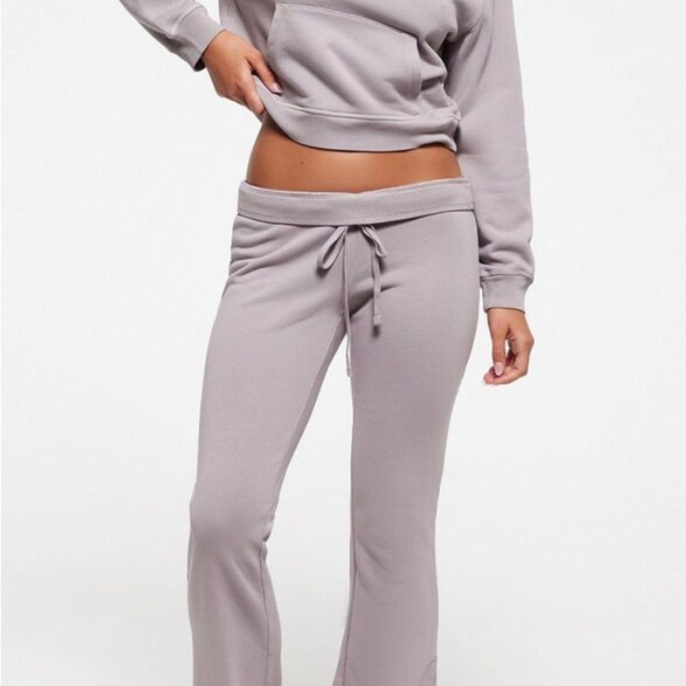 NWT SKIMS Straight Leg Terry Pants in Oyster
